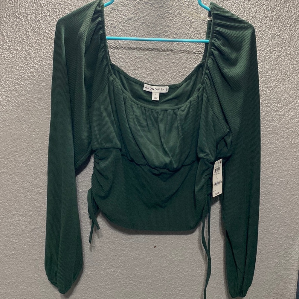 Long sleeve crop style shirt